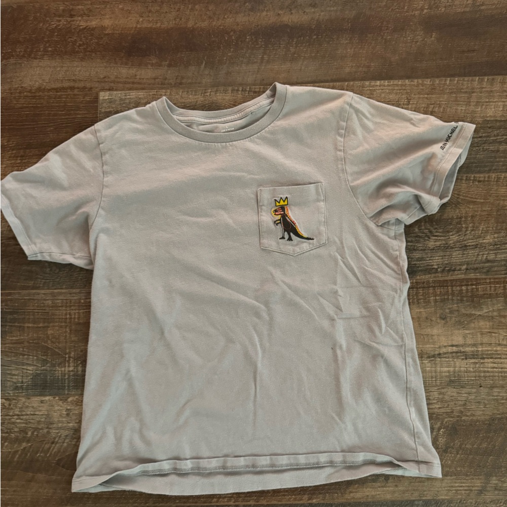 Uniqlo Kids Gray Short Sleeve Tee with Basquiat Design